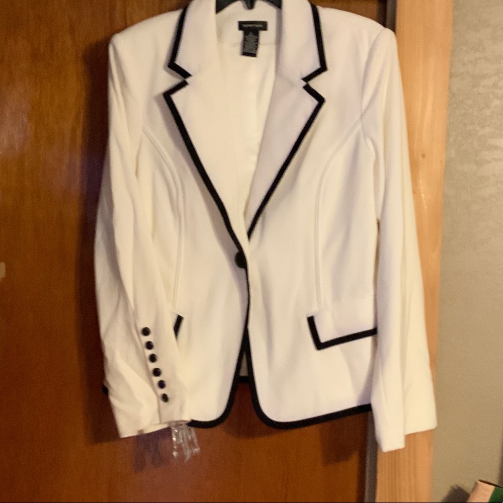 Spense White Blazer with Black Accents